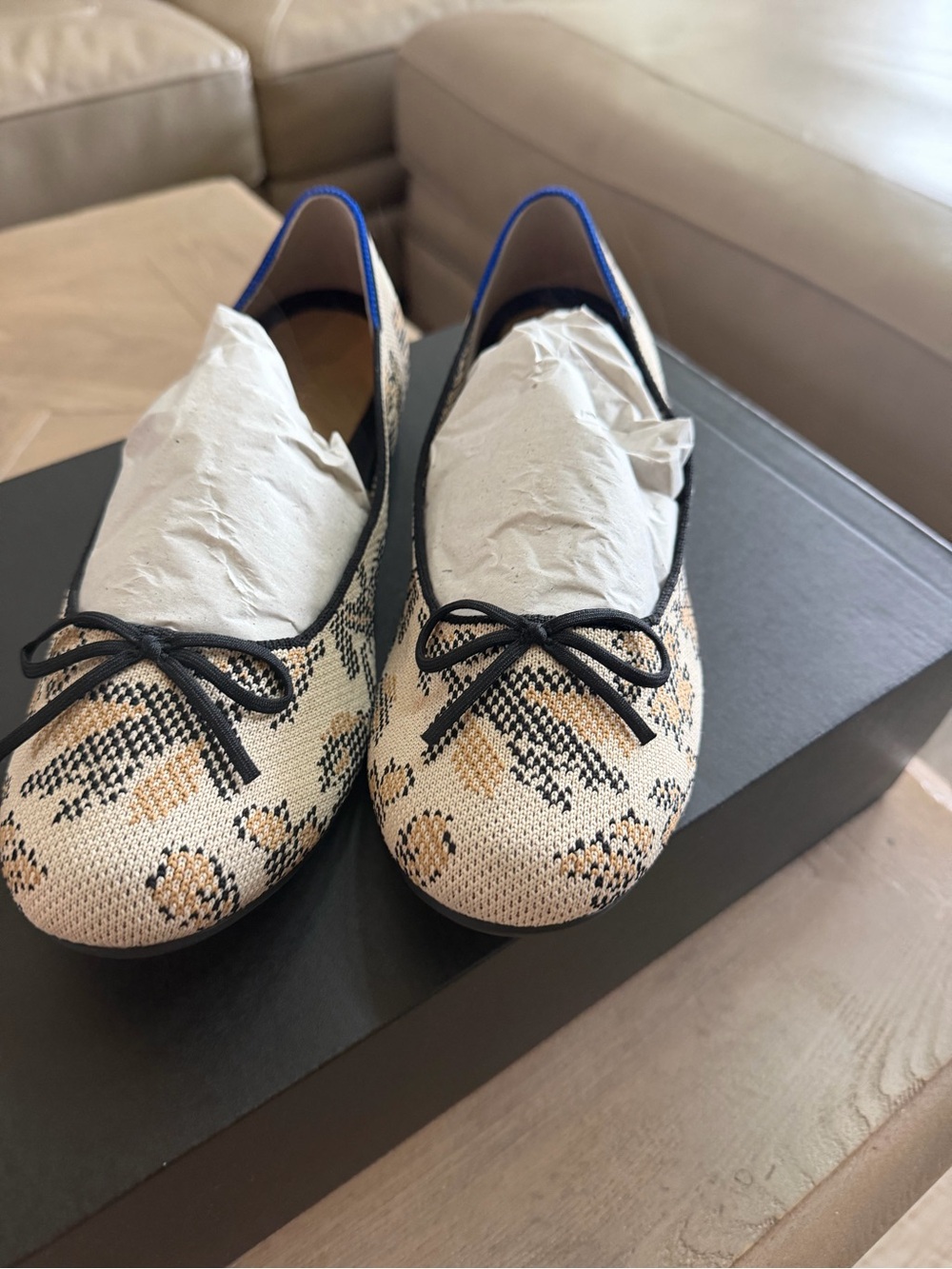 Rothy’s Women Knit Patterned Slip-On Loafers in Beige and Black Size 10